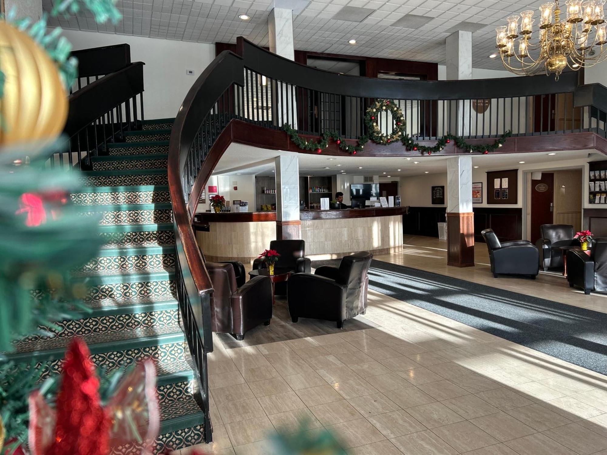 Ramada By Wyndham London Hotel Buitenkant foto