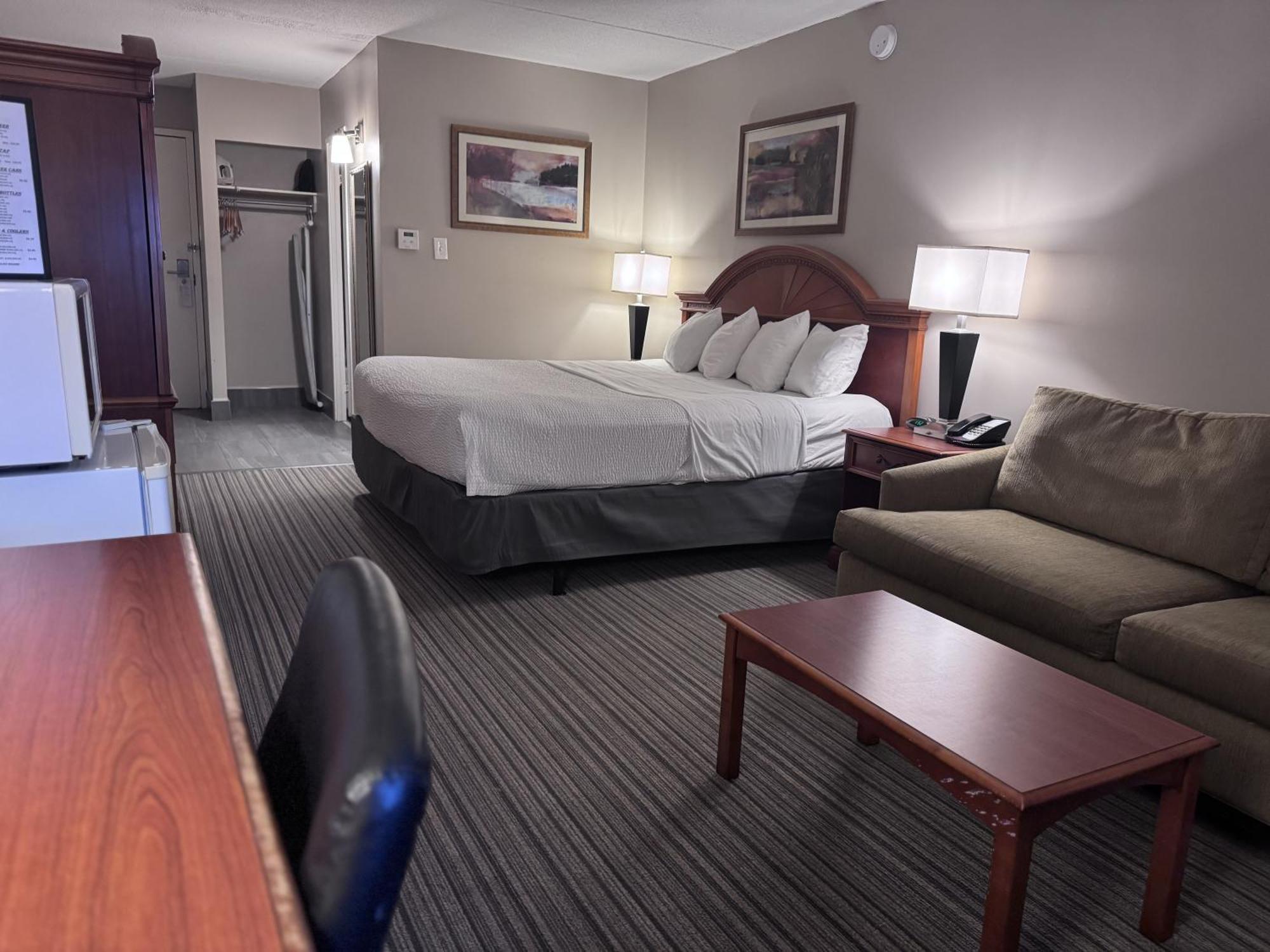 Ramada By Wyndham London Hotel Buitenkant foto